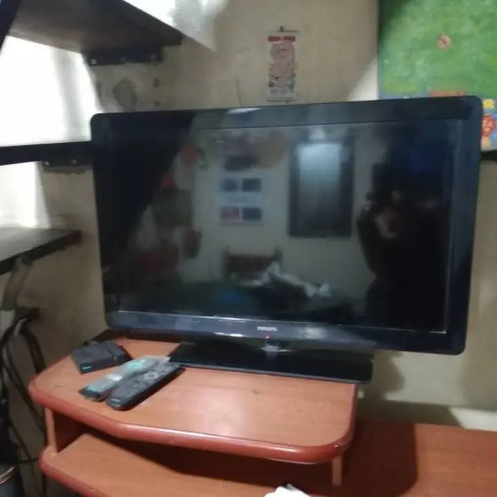 Se vende televisor Philips 32' con pequeña falla ...a revisar