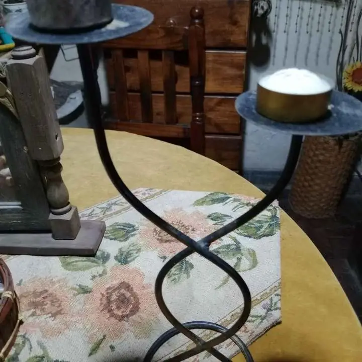 Portavelas de hierro