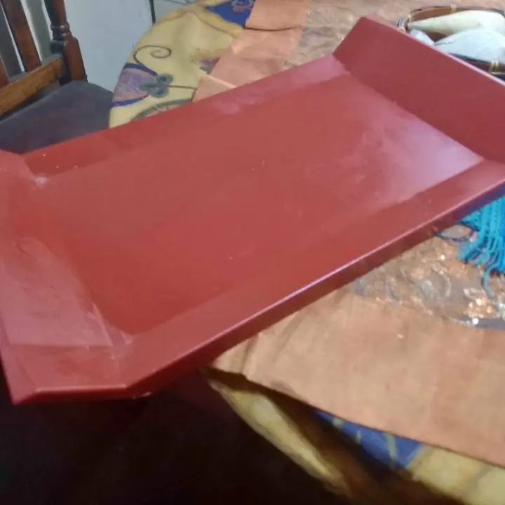 Dos bandejas de mesa y colador de metal para papas fritas