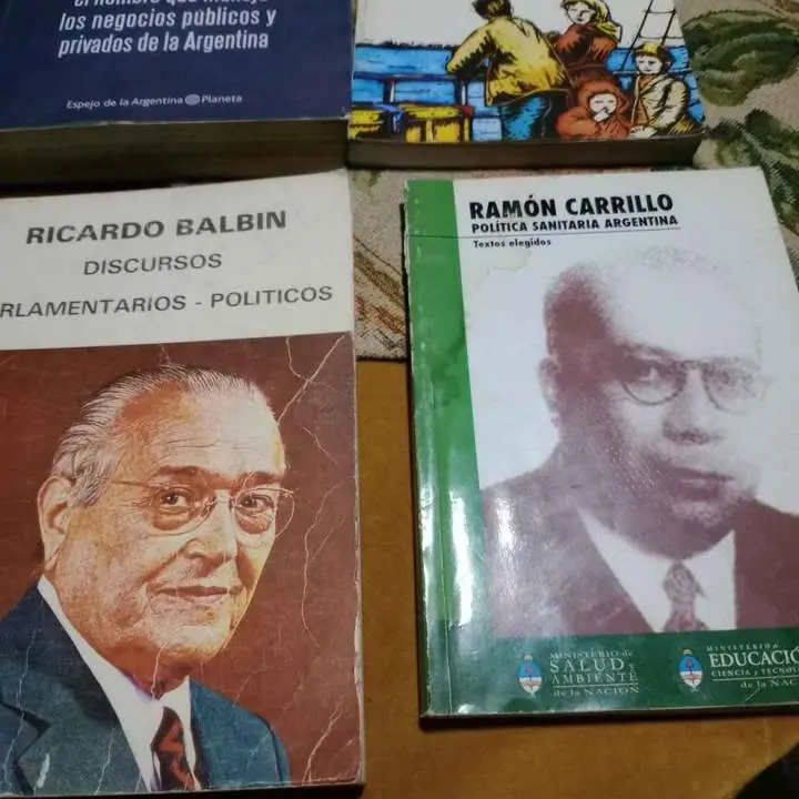 5 Libros politica- historia por 7000$ cada uno 3000$