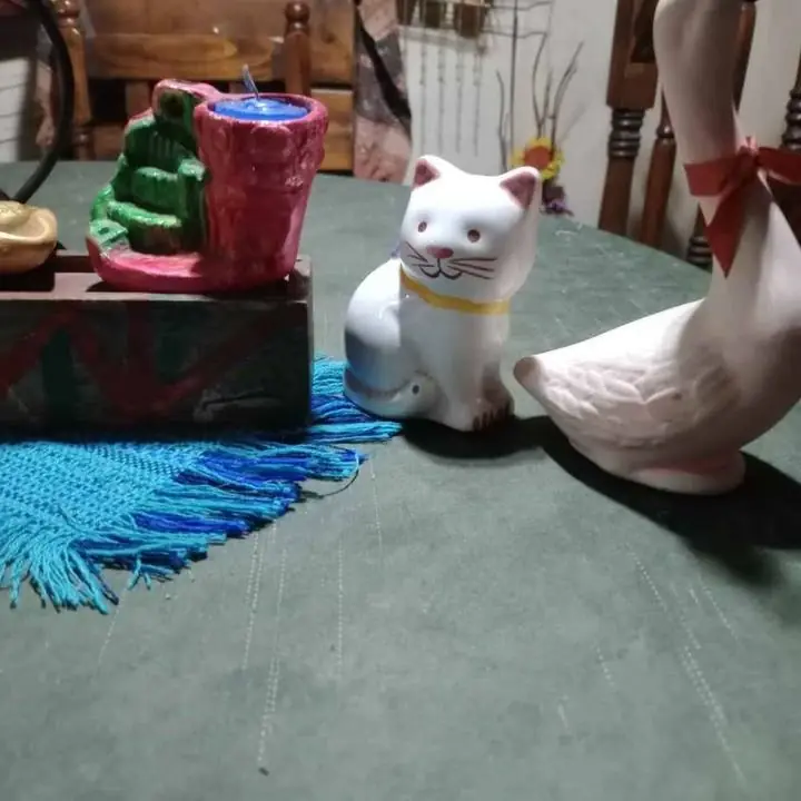 Líquido juguetes peluches y adornos antiguos