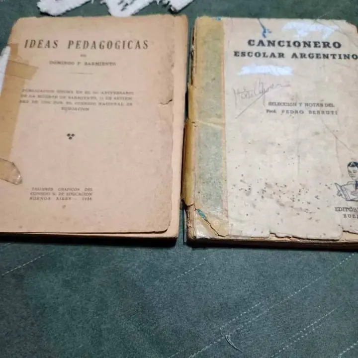 Dos libros reliquias antiguas