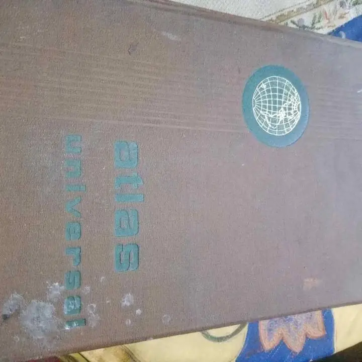 Atlas Universal con mapas y láminas de todos los paises