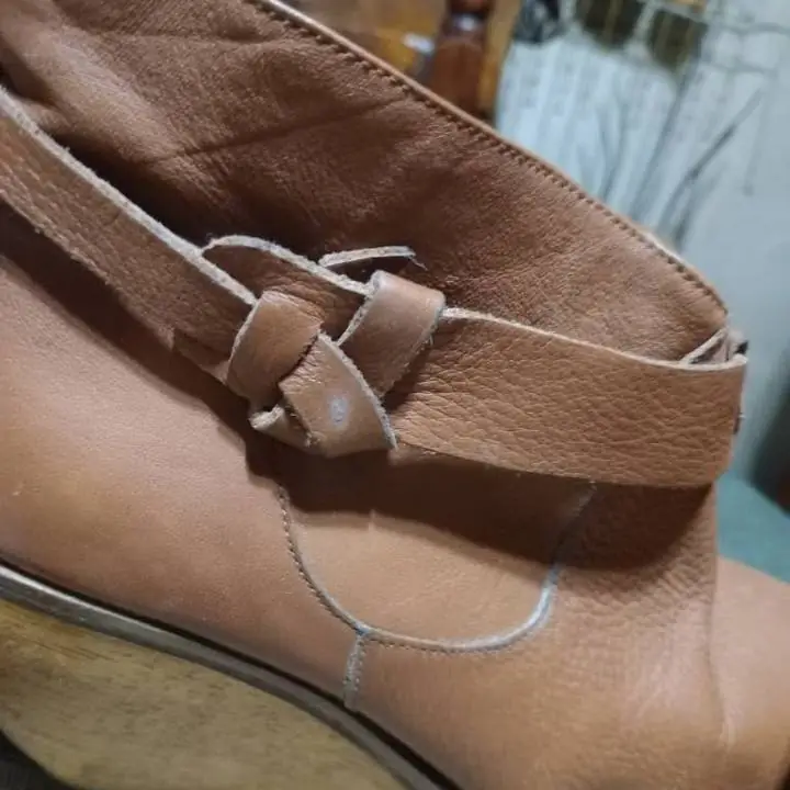 Botas con cierre color beige número 36