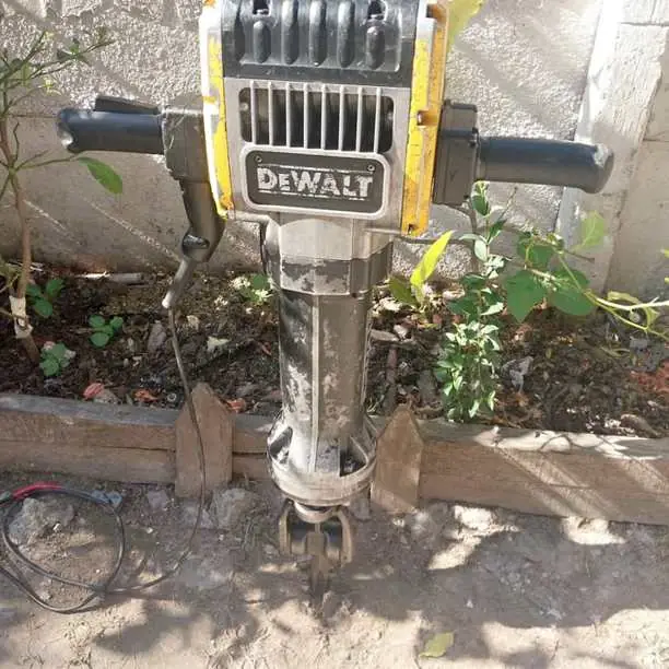 Vendo martillo demoledor DeWalt de 30 kilos en perfecto estado