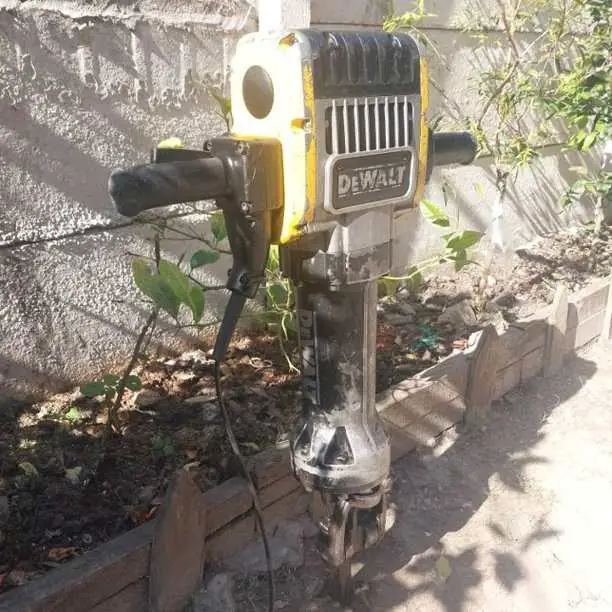 Vendo martillo demoledor DeWalt de 30 kilos en perfecto estado