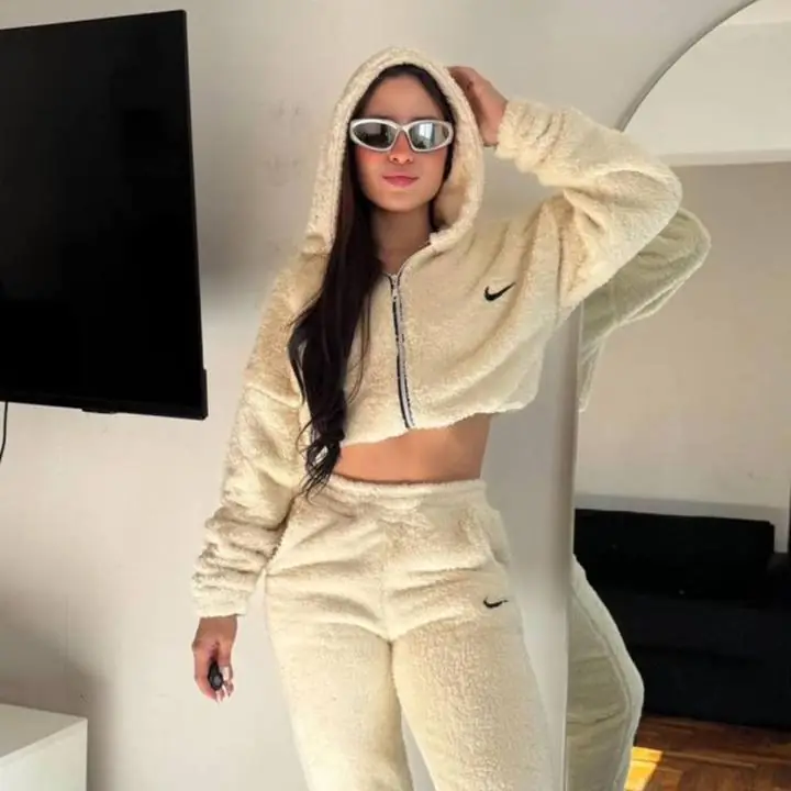 Hola gente estoy vendiendo estos conjuntos de peluche talle 1 , 2 , 3 marca NiKE 50.000$ cualquier