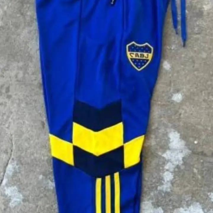 Hola gente estoy vendiendo jogging de boca retro nueva del S al XXL 40.000$ es por encargue