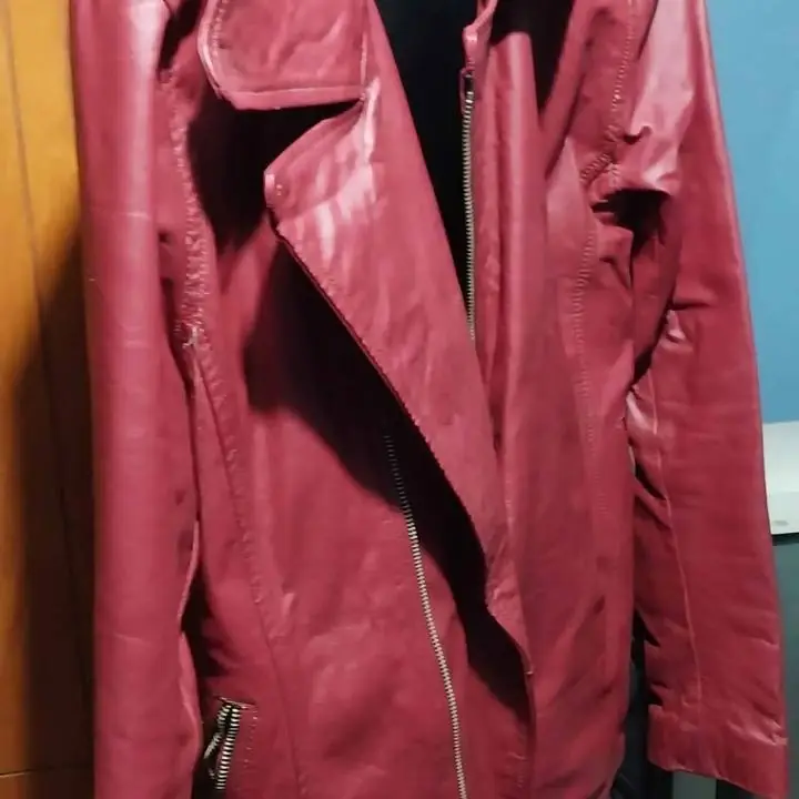 Hola te paso la campera de cuero vacuno que vendo