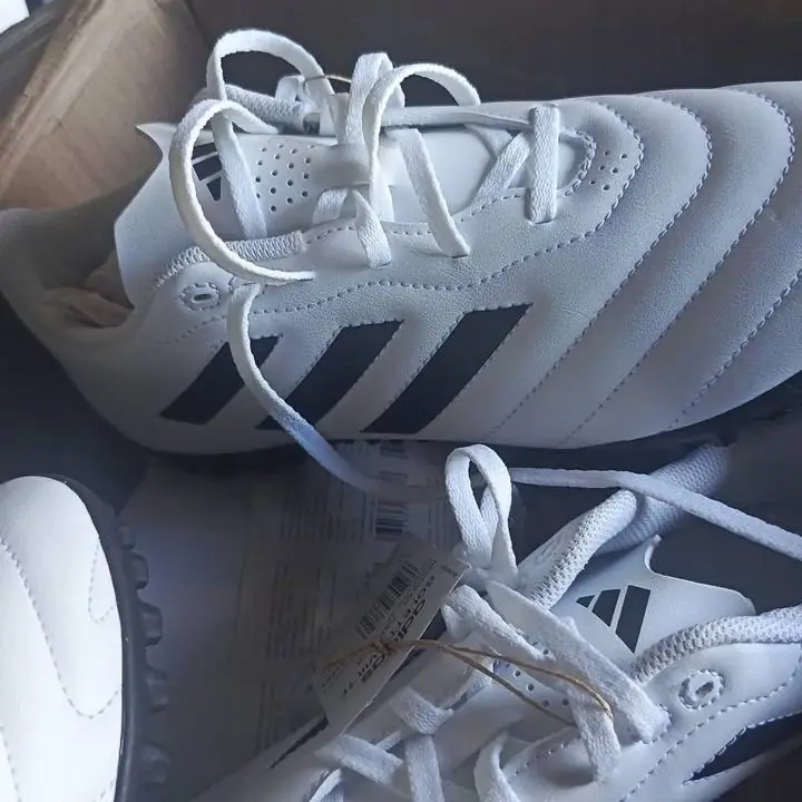 Hola gente vendo botines originales Talle del 43 al 45 80.000$ Cualquier cosa me hablan!