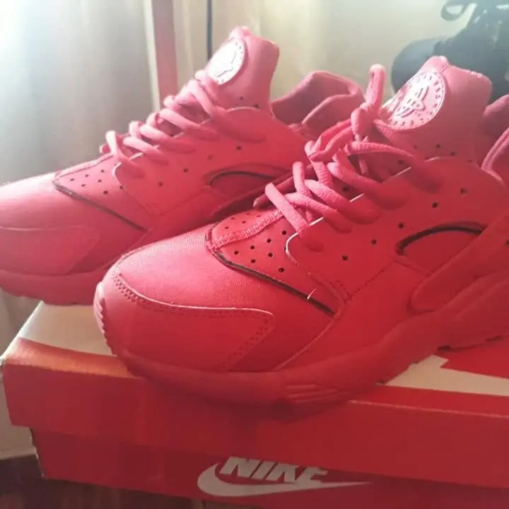 Zapatilla nike huarache roja