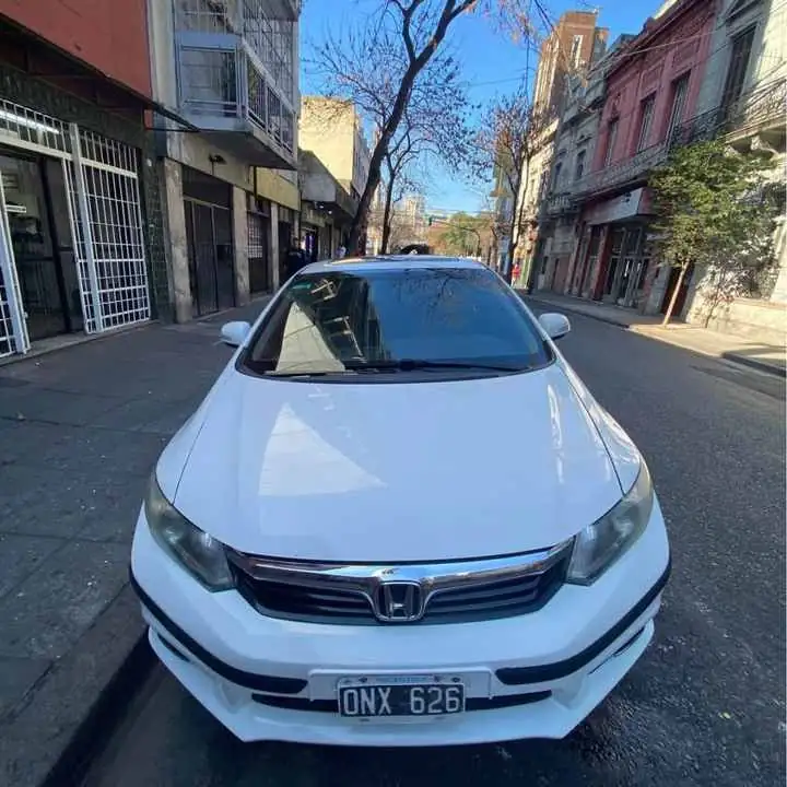 Honda Civic EXS 2015 99mil KMS