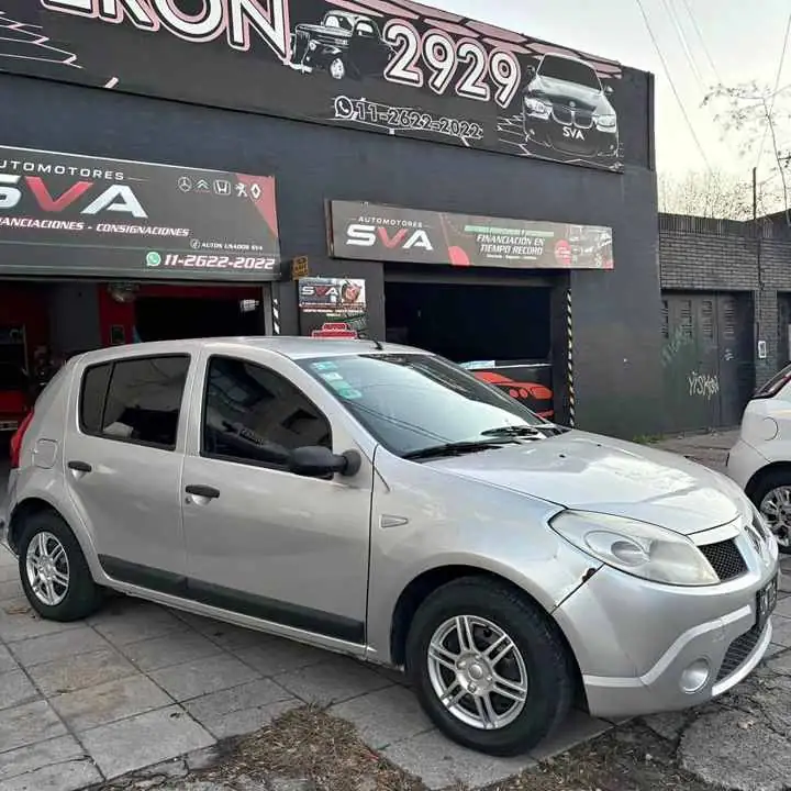 Renault Sandero 2008 Nafta Gnc Retira con $5000.000 + cuotas fijas entrega en el Acto