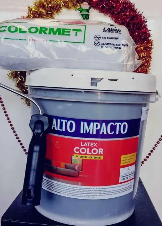 Combo pintura de color + rodillo