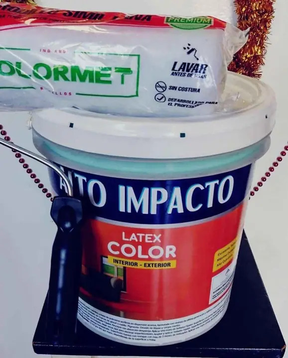 Látex color + rodillo