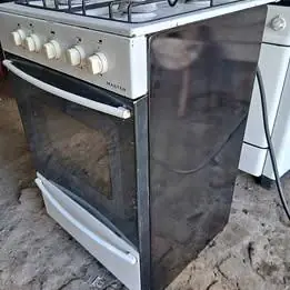 Vendo cocina funcionando perfecto a gas envasado se hacen envíos por la zona