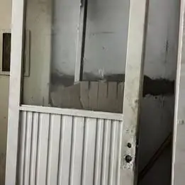 Oferta! 2 puertas con marco y vidrio sin detalles