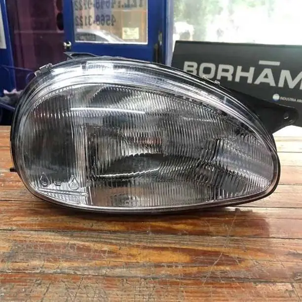 Optica Chevrolet corsa lado acompañante vidrio rallado