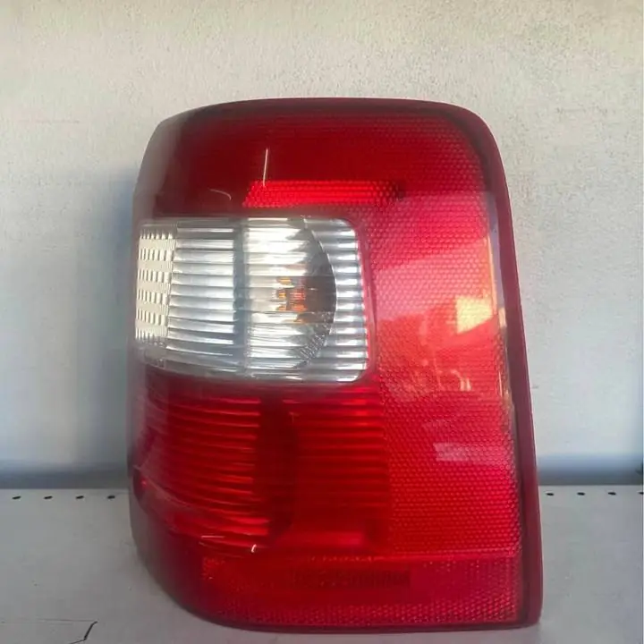 Farol trasero Ecoesport 2003 al 2007 lado acompañante original con circuito eléctrico