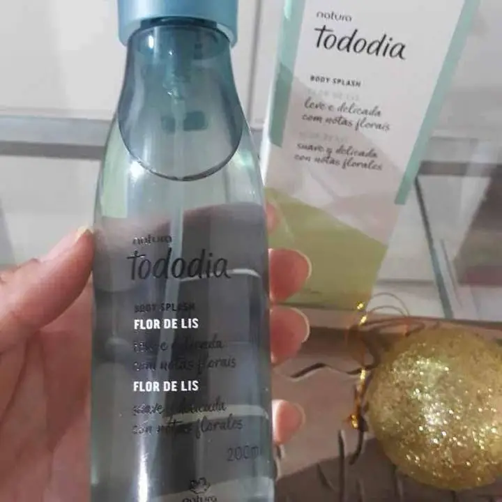 Natura body splash flor de lis