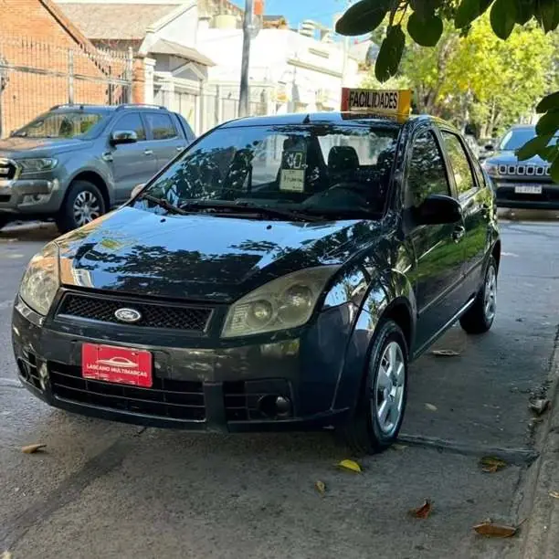 2010 Ford Fiesta Max 1.6 Full Full $5.350.000 Final Contado