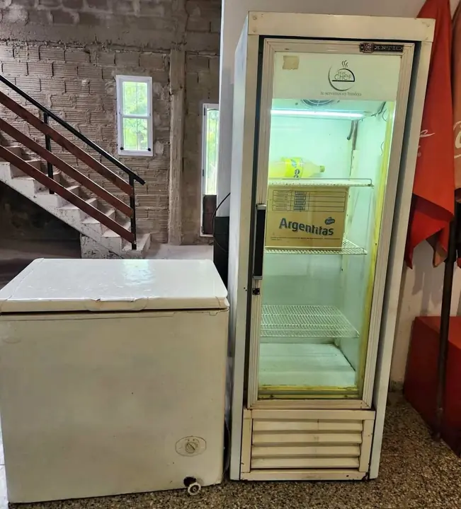 Heladera exhibidora y frizzer
