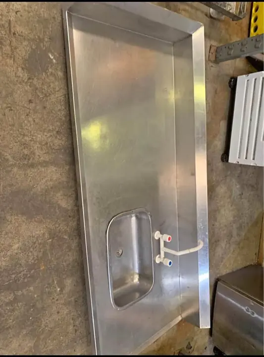 Mesada de acero
