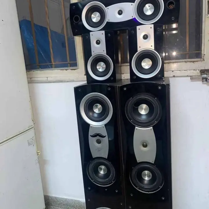 Equipo de musica suena muy fuerte