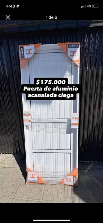 Puerta de aluminio acanalada ciega 80x200