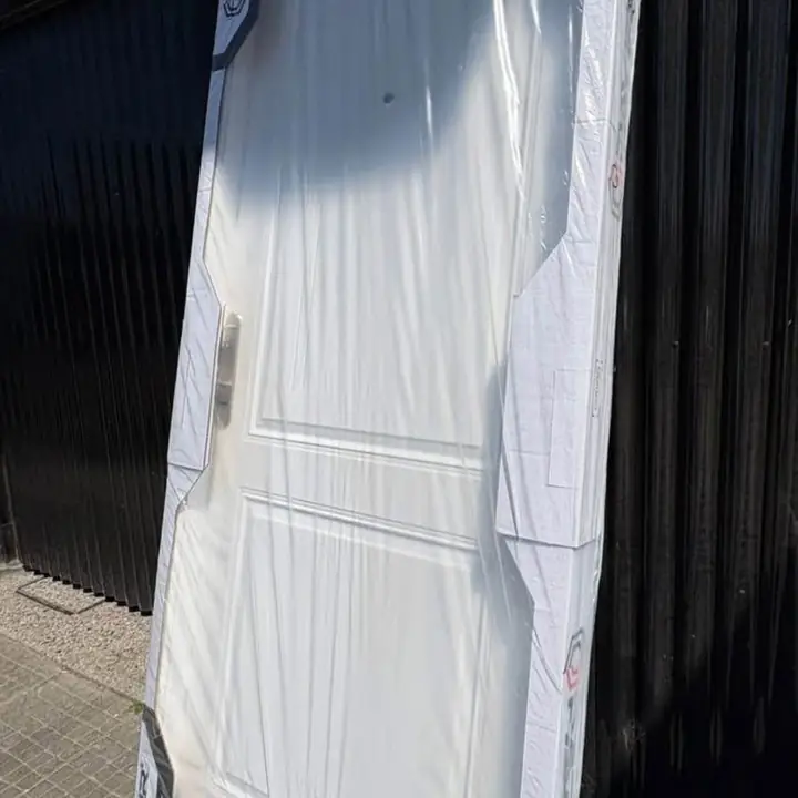 Puerta doble chapa inyectada pintada al horno