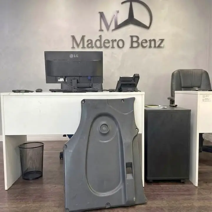 Tapizado/Panel de Puerta interior 710 M. Benz