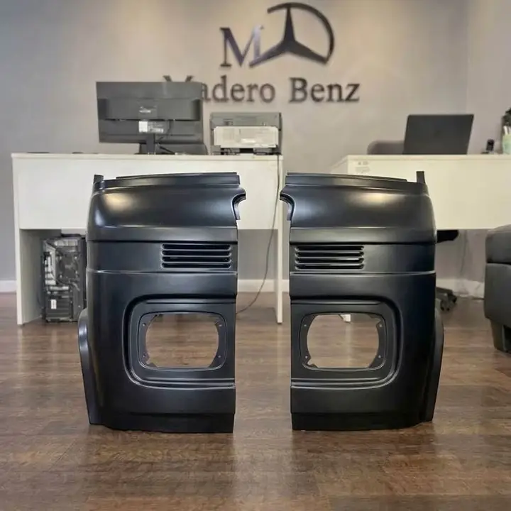 Lateral de Faro 608 M. Benz