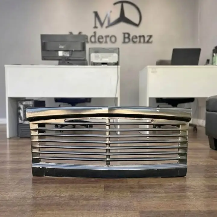 Parrilla Delantera Bastonada M. Benz 1114