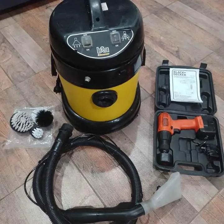 Combo Aspiradora lava tapizados BTA 1400w y atornillador a bateria con 3 sepillos y un gatillo