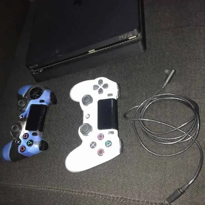 Play 4 Slim