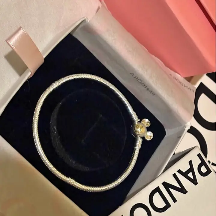 Pulsera de Mickey 100 años plata 925 sellada con sello ale carita con oro ! en sus estuche y bolsa