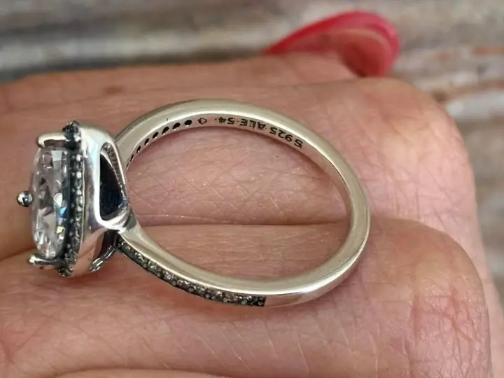 Anillo 925 con piedra talle 17 número 54 de la marca !