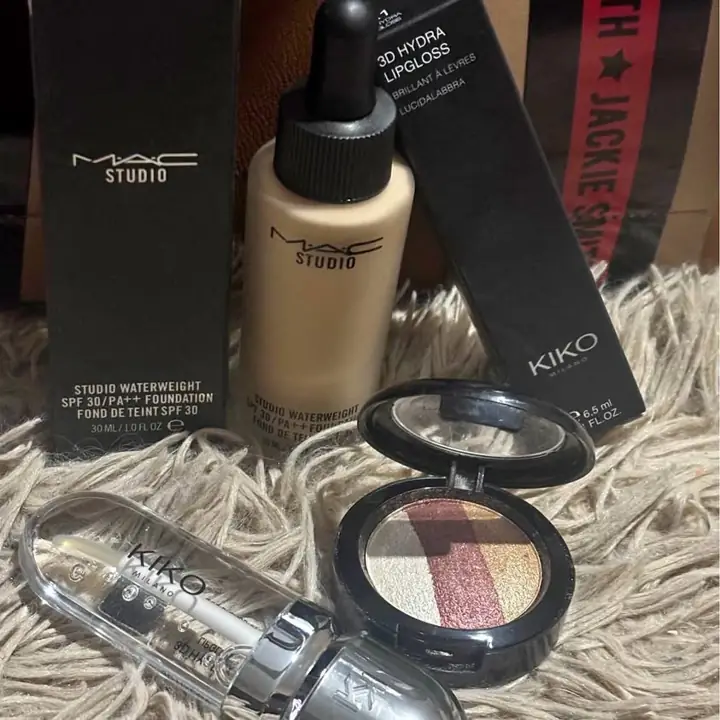 Base water write mate+ gloss kiko + sombra trío !