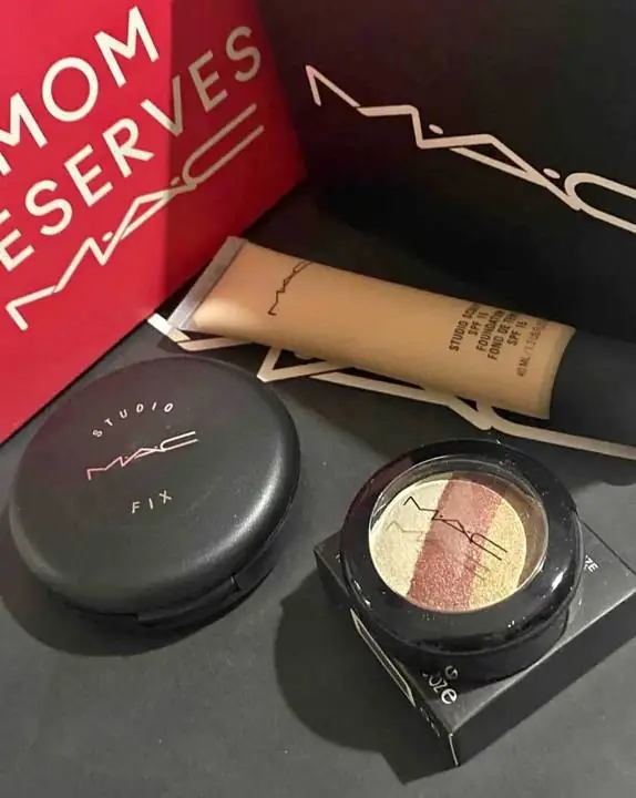Set completo de maquillaje! Base compacta fix foundation + base en crema + sombra trío !