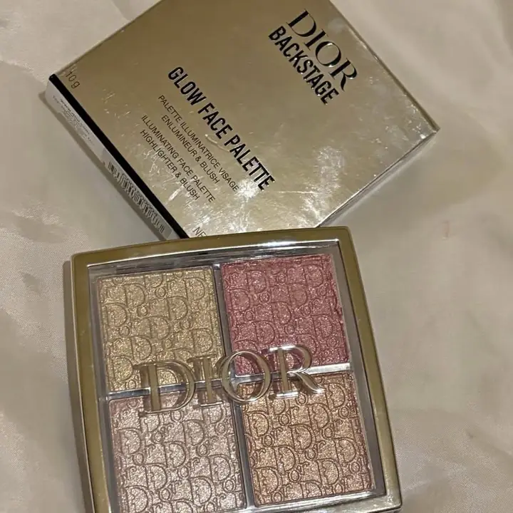 Paleta de iluminador 004 + gloss color a elección!