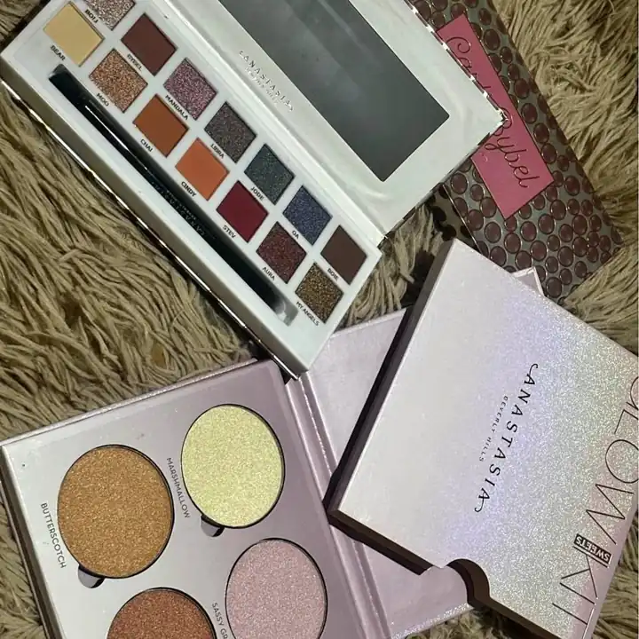 Set completo de maquillaje Anastacia envíos o entregas personales