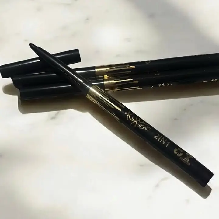 Delineador retráctil Kylie negro waterproof !
