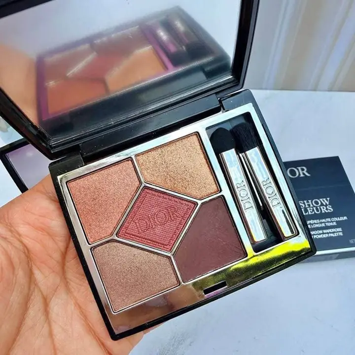 Paleta de sombras dior + base glow Forever + gloss color a elección !