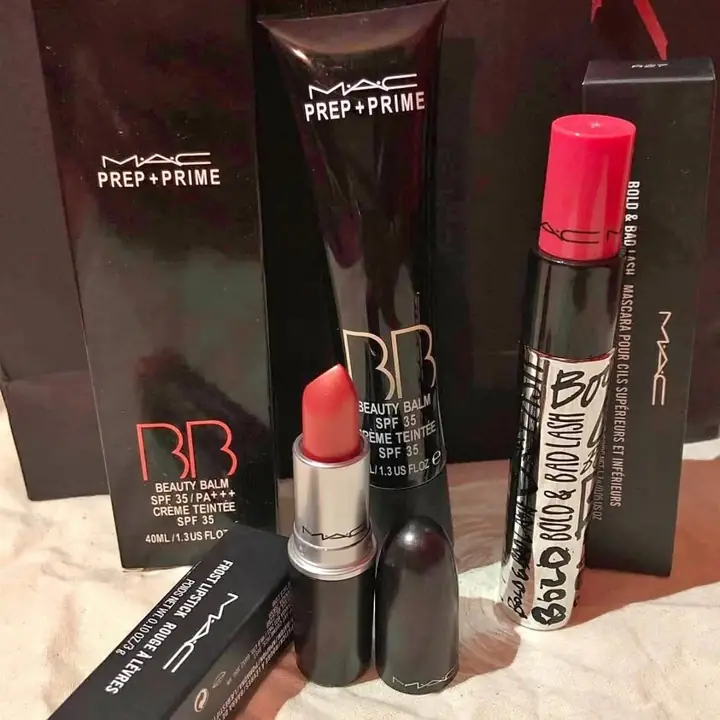 Set completo de maquillaje! Rimel large effect + base mate con primer + labial mate barra!