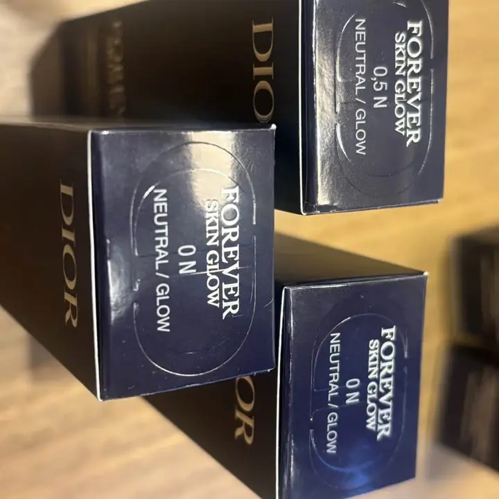 Súper promo ! Paleta 001 Dior + base 24 hs Dior tono claro o medio