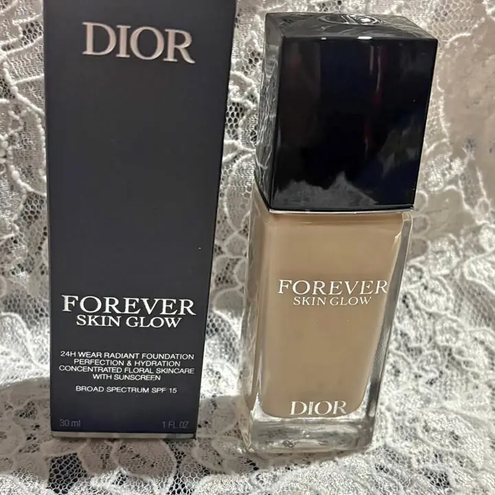 Base Forever Dior tono n 0 clara ! Súper cubritiva porcelana promoción