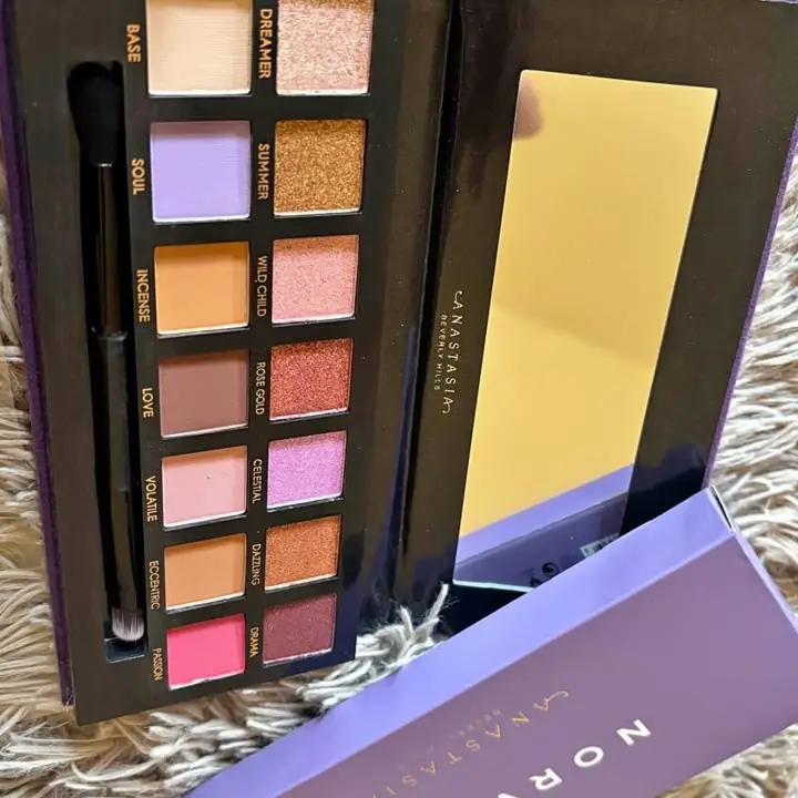 Paleta profesional de Anastacia + lata de brocha de regalo