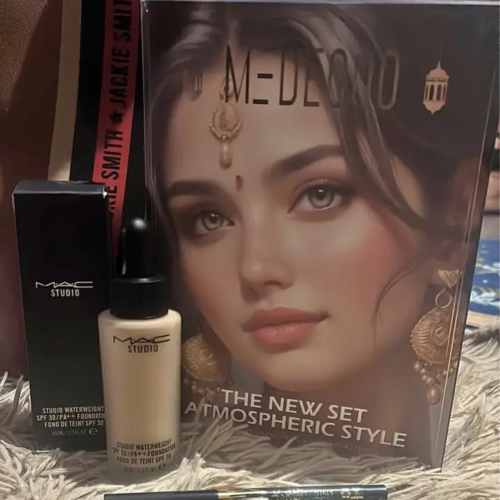 Box completo Book de maquillaje profesional + base water write + delineador retráctil negro