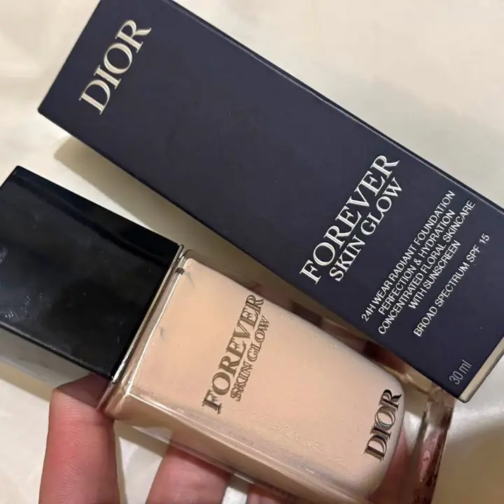 Paleta de rubor dior + base forever glow tono claro