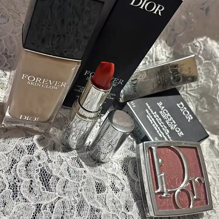 Box Dior completo envíos o entregas personales último en stock !